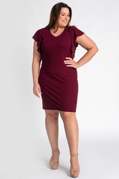 Vestido Plus Size Detalhe em Babados